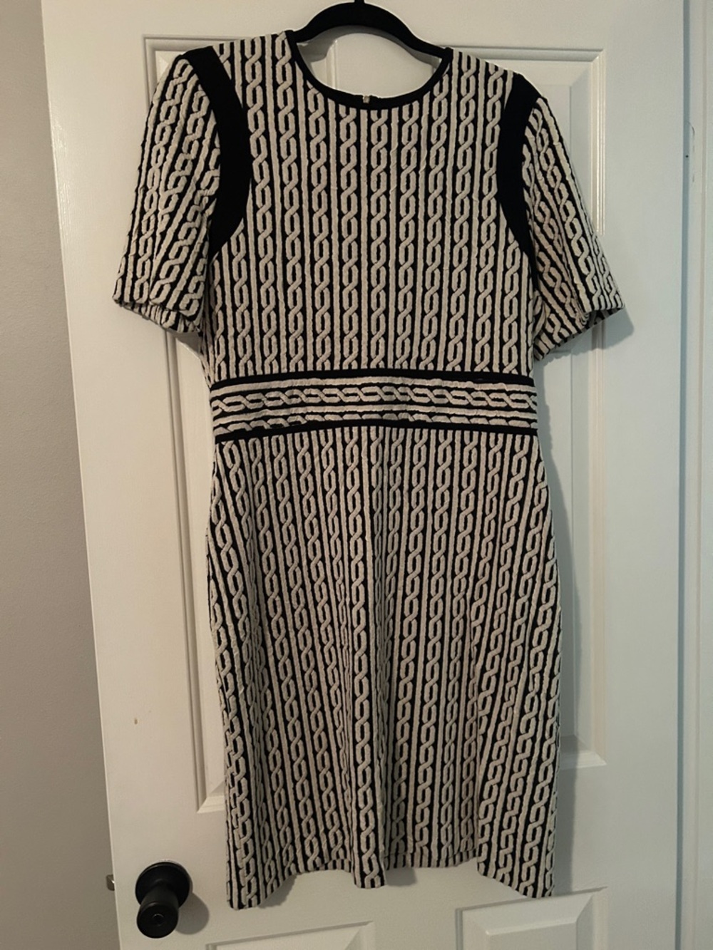 Gabby Skye Black and White Chain-Print Midi Dress